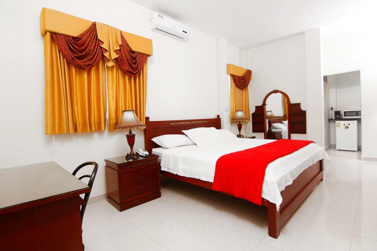 Hotel Versailles Internacional Guayaquil Exterior photo