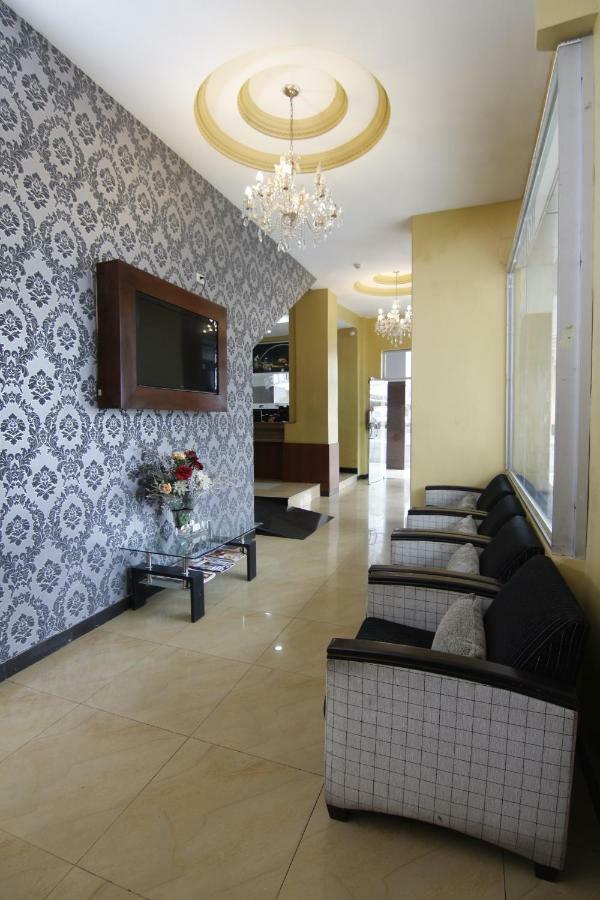 Hotel Versailles Internacional Guayaquil Exterior photo